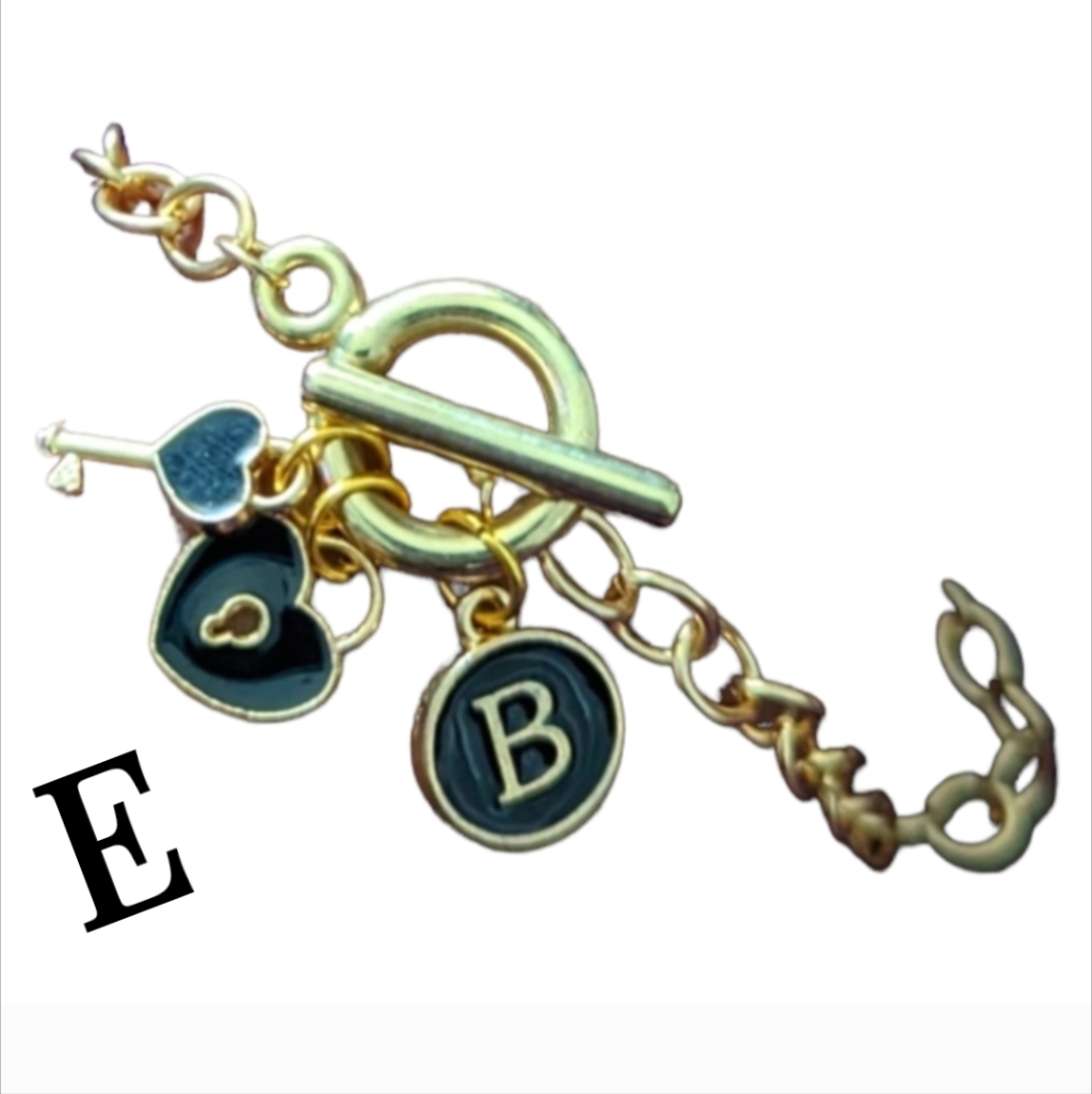 Bite & Pout "E" Toggle Bracelet